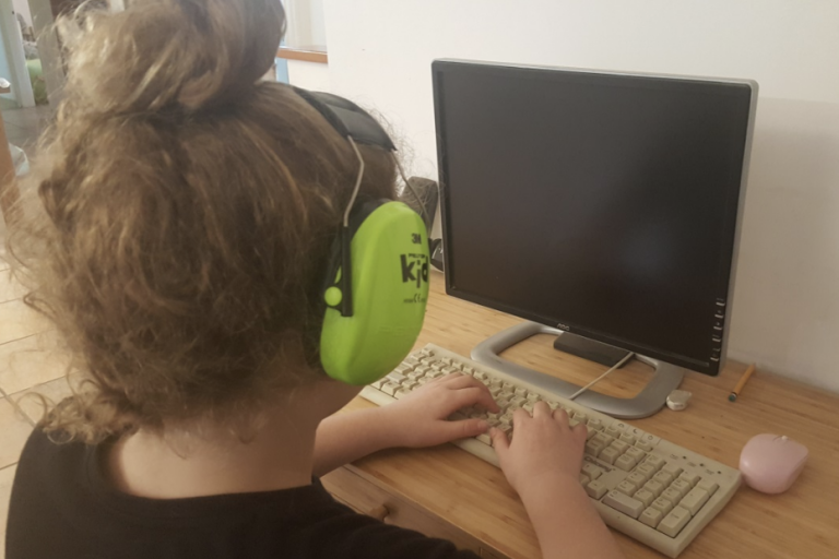 אוזניות רעש לילדים עם אוטיזם